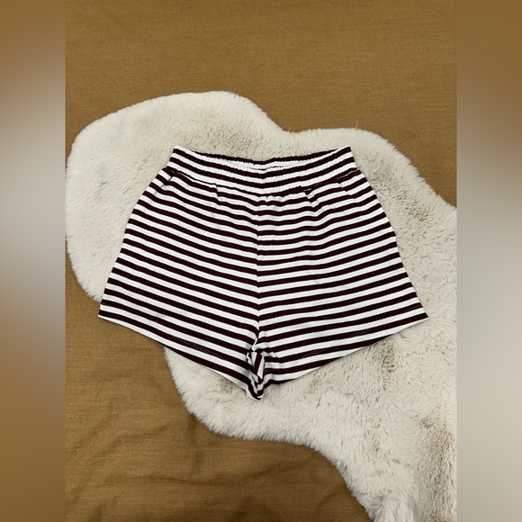 BNWT Daily Drills Bodega and White Striped Shorts - M/L - Picture 3 of 14